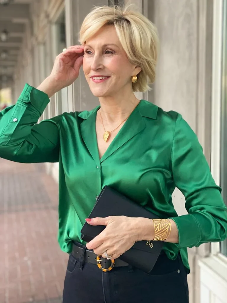 How to Look Younger After 40: fall-acessories